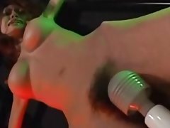 Petite teen asiatique attachée et caressé